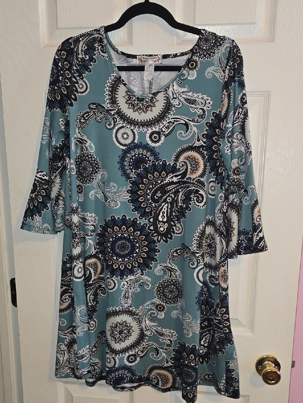 Rosemary Floral Label Tunic Top -‎ Teal Paisley Detail